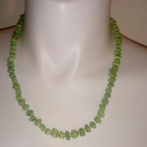 🔵 4/$25 Green Stone and Glass Necklace NWT